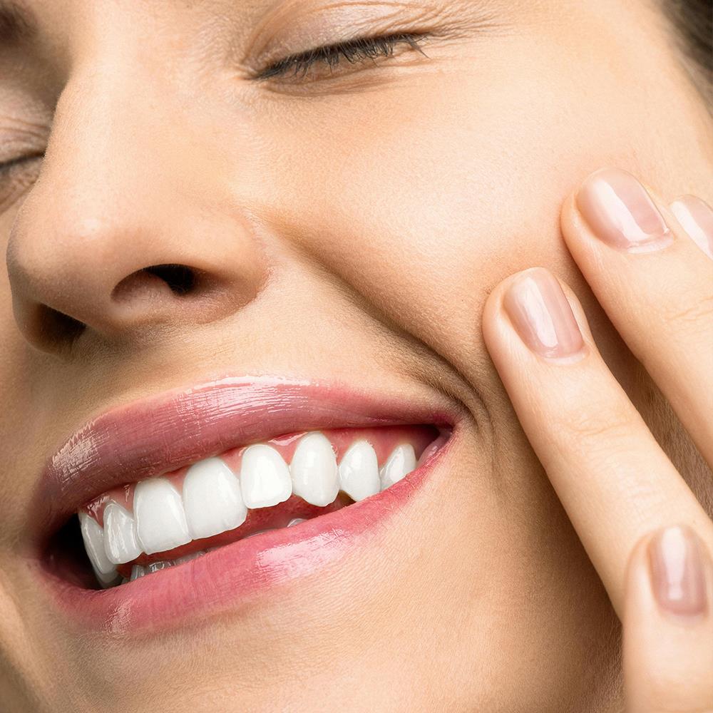 SmileBright™ - Rozjaśnij swój uśmiech, bez wysiłku. Wybielanie inspirowane kliniką.